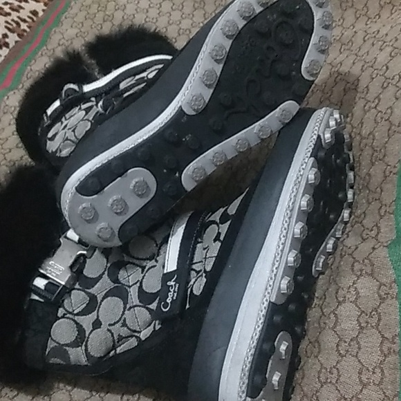 Boot - Picture 6 of 10